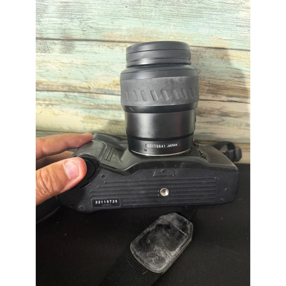 Minolta Maxxum 7xi 35mm SLR Film Camera 80-200mm Lens Black Good AF Zoom